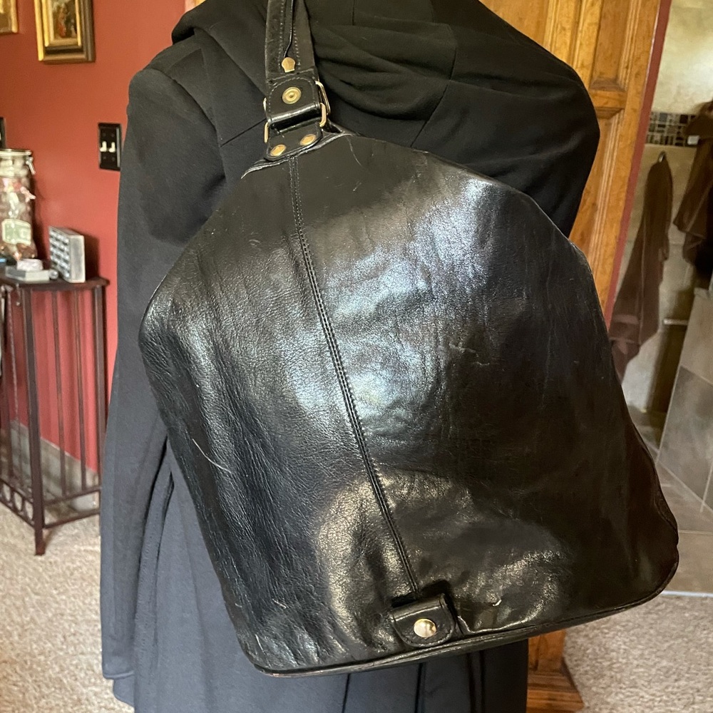 Mario bucket/backpack black leather bag
